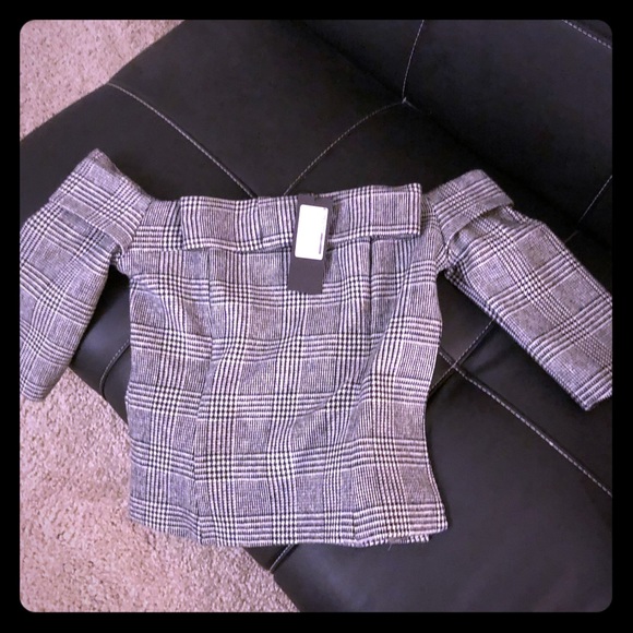 Blue & Cream Tops - I’m selling a brand new shoulderless top